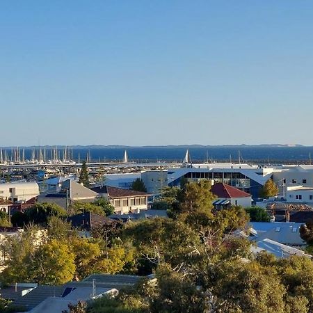 Sky High On Arundel - Central Fremantle Apartment المظهر الخارجي الصورة