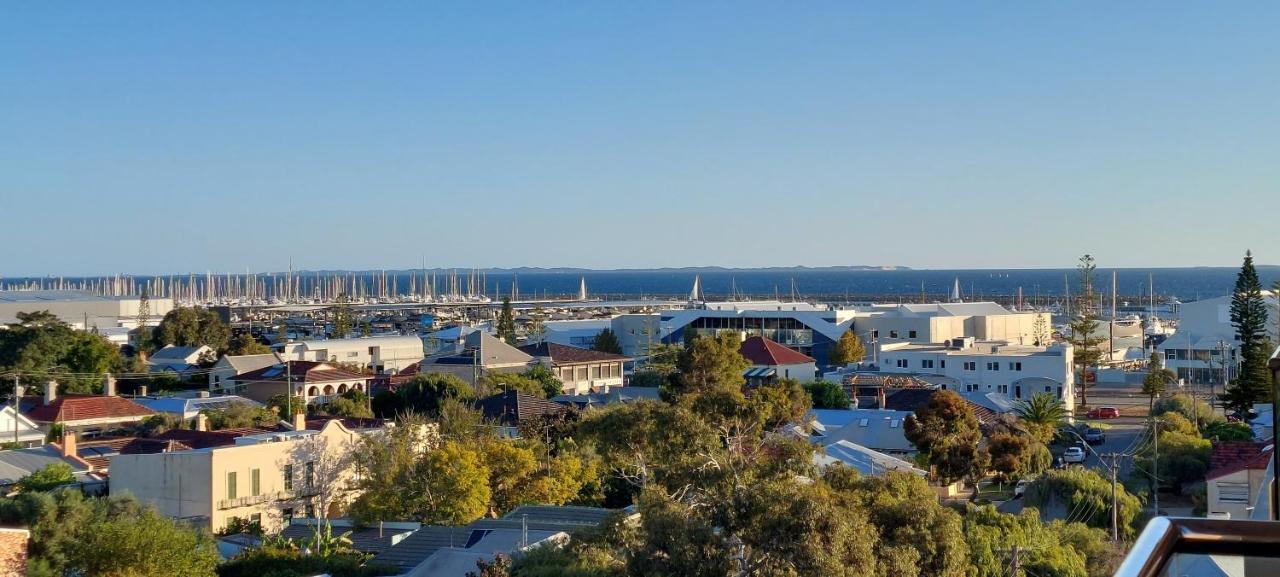 Sky High On Arundel - Central Fremantle Apartment المظهر الخارجي الصورة
