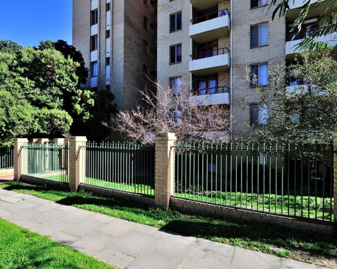 Sky High On Arundel - Central Fremantle Apartment المظهر الخارجي الصورة
